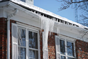 Winnipeg’s Winter Roofing Woes: Common Issues and Solutions